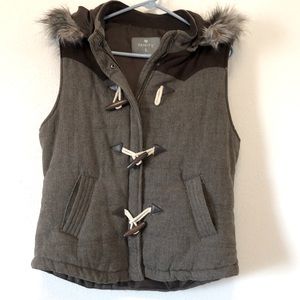 Vanity Puffer Vest with Detachable Faux Fur Trimmed Hood | Size Large